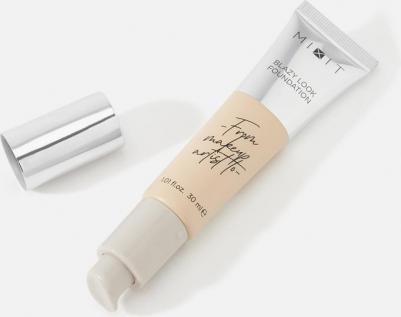 Тональный крем с эффектом сияния MAKE UP с SPF 30, тон 01 слоновая кость. Декоративная косметика макияж лица – фото 2