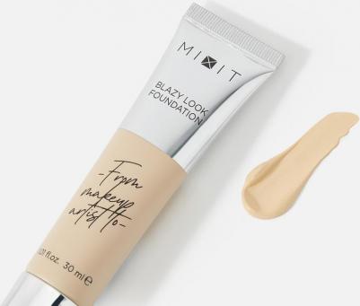 Тональный крем с эффектом сияния MAKE UP с SPF 30, тон 01 слоновая кость. Декоративная косметика макияж лица – фото 9