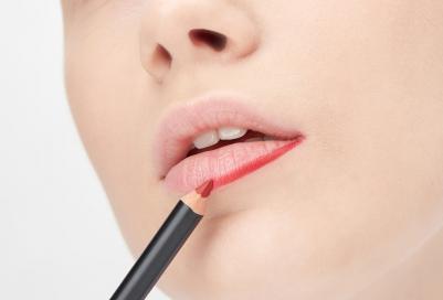 Карандаш насыщенного цвета для губ 11 / ULTRA RICH COLOR LIP PENCIL 1,1 г – фото 7
