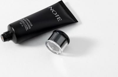 Тональная основа Luminous Moisturizing Foundation, тон 100, SPF 15, 55 г – фото 4