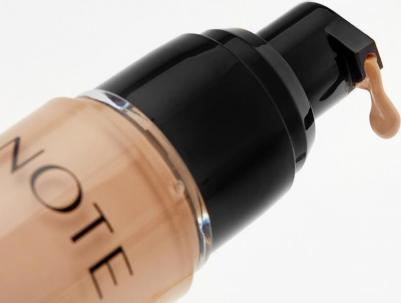 Тональная основа Mattifying Extreme Wear Foundation 116 Golden Beige 30мл – фото 3