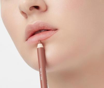 Карандаш для губ стойкий нюд матовый TRUE LIPS №045 истинный нюд – фото 5