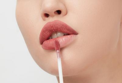 Помада губная жидкая матовая Nude Matte Complimenti – фото 11