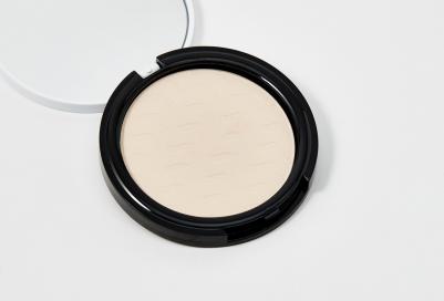 Matte Transform Компактная пудра матирующая с зеркалом №02 – фото 3