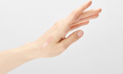 Жидкие румяна и хайлайтер для лица и тела 2 in 1 LIQUID BLUSH & HIGHLIGHTER WOW glow 20 мл – фото 4