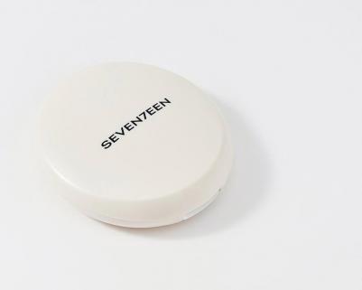 Компактная шелковая пудра для лица т.01 "Natural Glow Silky Powder" Полупрозрачный, 12 гр – фото 4