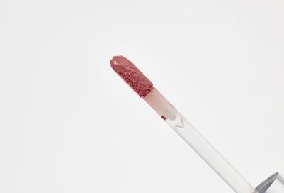 Помада жидкая матовая для губ оттенок 10 French Rose коричнево-розовый, SOFT MATTE LIPSTICK – фото 6