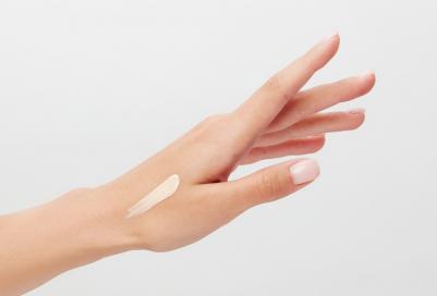 Вельветовый тональный крем для лица увлажняющий VELVET COVER FOUNDATION 100 PLUME – фото 2