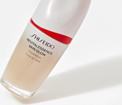 Тональное средство Тональное средство-уход с эффектом сияния Revitalessence Skin Glow SPF 30 0729238193437 – фото 5