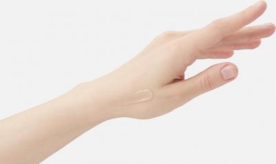 Тональное средство Тональное средство-уход с эффектом сияния Revitalessence Skin Glow SPF 30 0729238193499 – фото 5