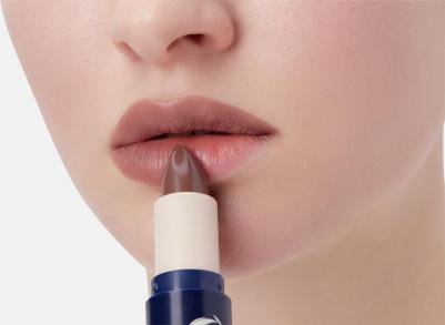 Помада для губ увлажняющая матовая SATURDATE NIGHT №421 темно-бежевый – фото 5