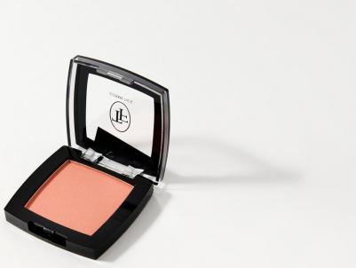 Румяна для лица компактные Triumph Blush 82 сверкающий розовый – фото 6