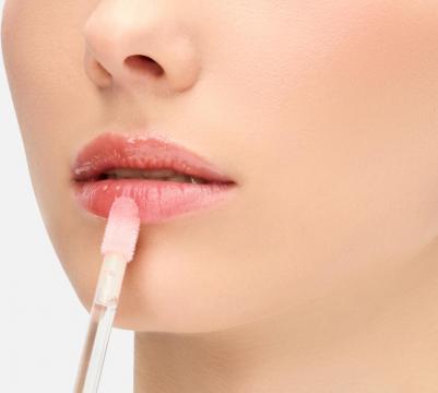 Масло для блеска для губ Lip Glow Oil 02 Strawberry 4 мл – фото 1