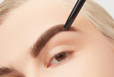 Карандаш для бровей автоматический Ultimate Brow Retractable Pencil, тон Medium Brown, E627a – фото 7