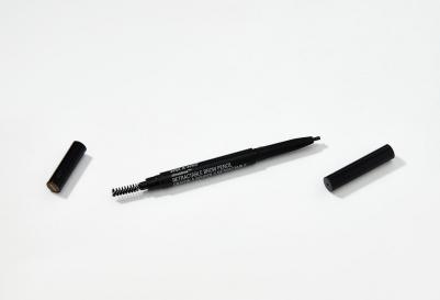 Карандаш для бровей автоматический Ultimate Brow Retractable Pencil, тон Medium Brown, E627a – фото 9