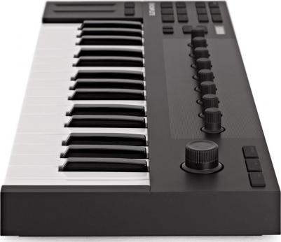 Komplete Kontrol M32 – фото 14