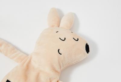 Развивающая игрушка "Заяц Себастьян", с вишневыми косточками, 20 см – фото 5