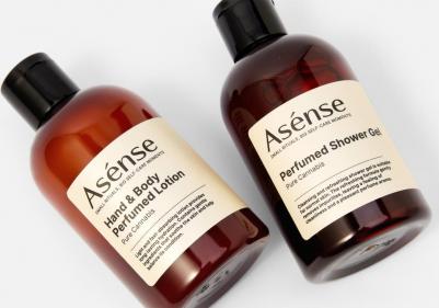 Набор парфюмированных средств для ванной и душа Подарочный набор Лосьон для тела и рук и Гель для душа в брендированном мешочке Pure Cannabis – фото 1