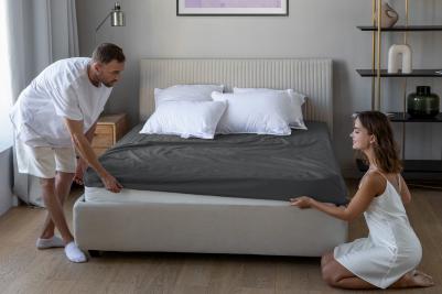 Простыня натяжная на резинке 140x200x20 антрацит – фото 2