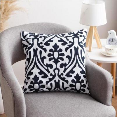 Наволочка декоративная 40х40 см, Monograms Black, 100% хлопок – фото 2