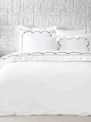 Постельное белье Wisteria цвет: кремовый, темно-синий (2 сп. евро) – фото 1