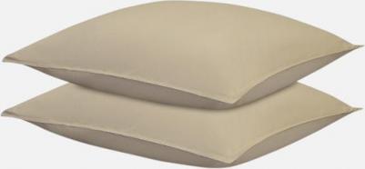 Постельное белье из коллекции Essential позволяет погрузиться в мир гармонии и уюта. Наволочки из стираного перкаля бежево-серого цвета дарят