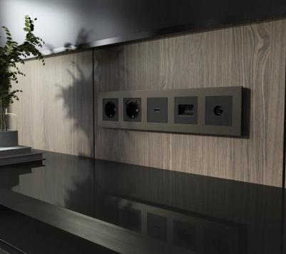 Рамка для розеток и выключателей на 5 постов Slab W0052963 бронза софт – фото 1