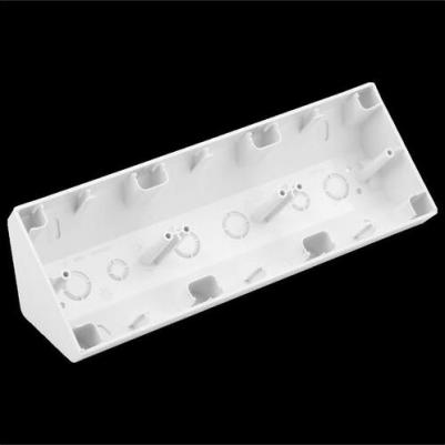 Трехместная угловая коробка для установки выключателей и розеток УЮТ