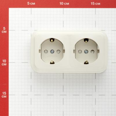 Розетка двойная EV0361-8422 открытая установка бежевый с заземлением – фото 1