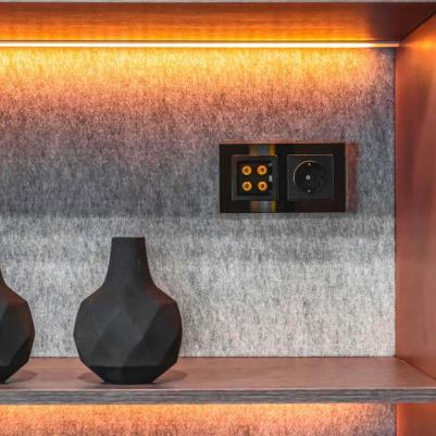 Встраиваемая аудио розетка W1185008 черный матовый с четырехпроводным подключением – фото 1