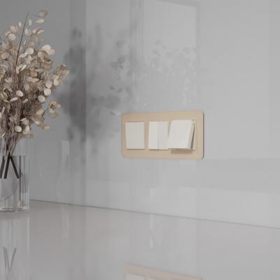 Встраиваемая розетка с защитной крышкой и шторками N W1171203 IP44 слоновая кость – фото 1