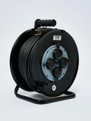 Силовой морозостойкий удлинитель на металлической катушке предназначен для подключения электрооборудования к сети. Удобен при работе с приборами