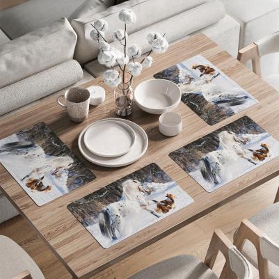 Комплект тканевых салфеток Лошадь в зимнем лесу для сервировки стола 46x30см, 4шт