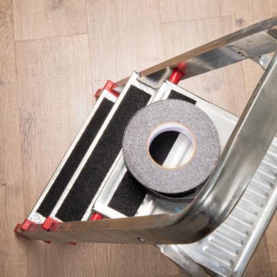 Лента противоскользящая самоклеящаяся, 50 мм х 18 м, черная, цена за 1 шт – фото 2