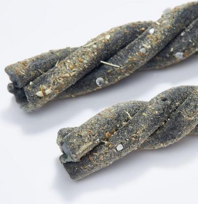 Магические свечи-скрутки полынь черные 2 шт – фото 1