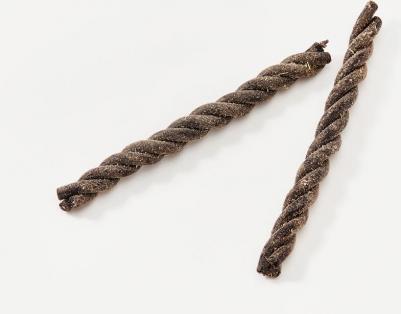 Магические свечи-скрутки полынь черные 2 шт – фото 4