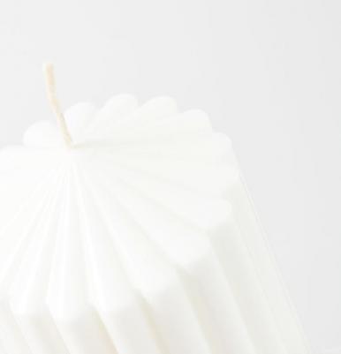 Декоративная свеча AMELIA small white 360 г – фото 1