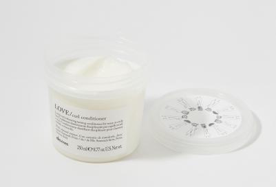 Кондиционер, усиливающий завиток Essential Haircare Love curl enhancing conditioner, 250 мл – фото 2