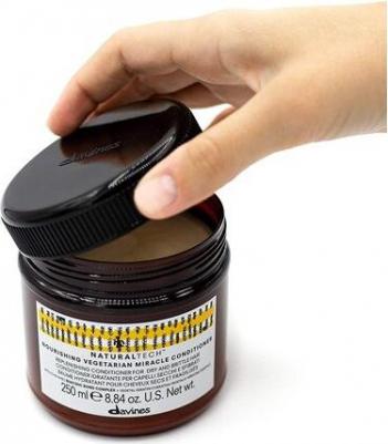 New Natural Tech Nourishing Vegetarian Miracle Conditioner - Питательный кондиционер «Вегетарианское чудо» 250 мл – фото 1