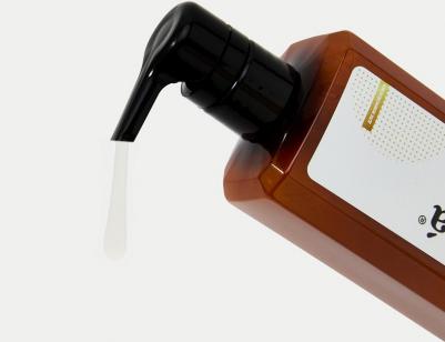 Парфюмированные Шампунь-баланс для волос Sebum-regulating shampoo for oily scalp 500 мл – фото 1