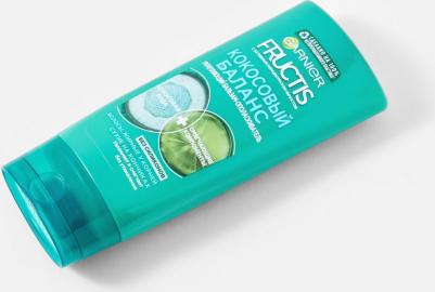 Fructis Бальзам для волос "Фруктис, Кокосовый Баланс", укрепляющий, для волос жирных у корней и сухих на кончиках, 200 мл, с кокосовой водой – фото 14