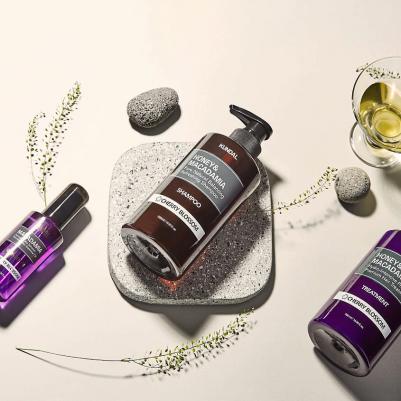 Шампунь для волос Цветок вишни Honey & Macadamia Shampoo – фото 3