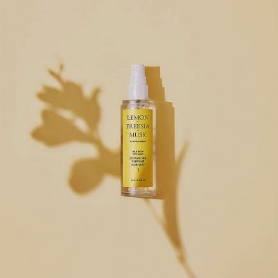 Спрей для ухода за волосами Спрей для волос разглаживающий парфюмированный лимон, фрезия, мускус Detangling Perfume Hair Mist – фото 2