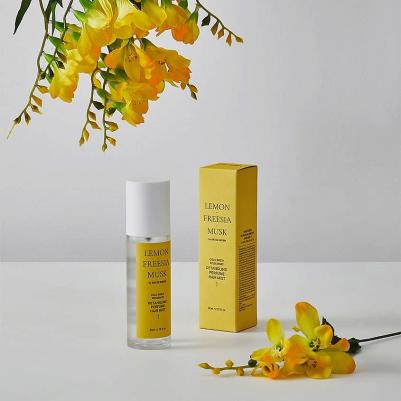 Спрей для ухода за волосами Спрей для волос разглаживающий парфюмированный лимон, фрезия, мускус Detangling Perfume Hair Mist – фото 8