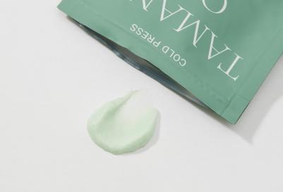 Успокаивающая маска для кожи головы с маслом таману Cold Press Tamanu Oil Soothing Scalp Pack w/ Black Current 50 мл – фото 2