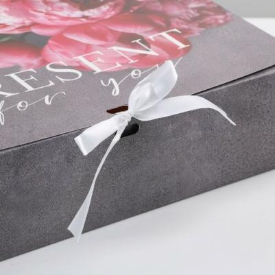 Коробка складная подарочная "Present", 31 x 24,5 x 9 см – фото 3