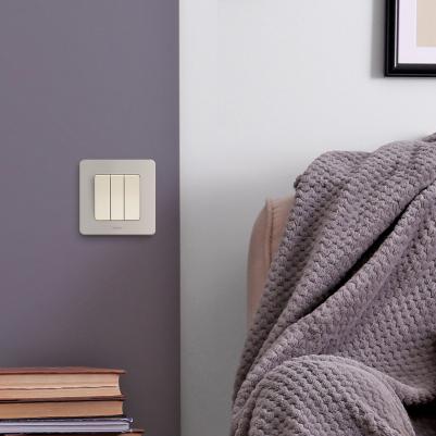 Выключатель Inspiria трехклавишный встраиваемый слоновая кость – фото 2