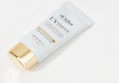 Интенсивно увлажняющий солнцезащитный крем SPF50+ PA++++ Super Moisture Essence Sun Cream 50 мл – фото 5