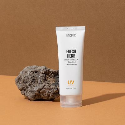 Солнцезащитный крем Fresh Herb Origin Calendula SPF 50+ PA++++ 50 мл – фото 7