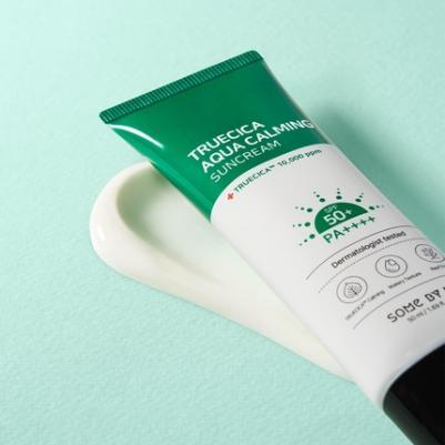 Солнцезащитный крем с комплексом центеллы Truecica Aqua Calming Sun Cream SPF 50+ PA ++++ – фото 6